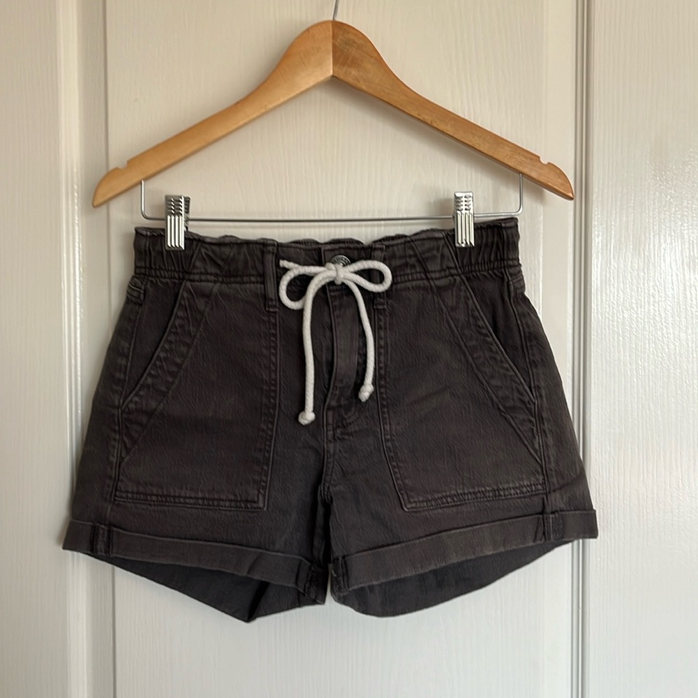 American Eagle dark gray jean shorts - size 0